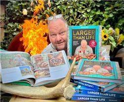 Buch 'Larger than Life', Roland Birr
mi 110 Rezepten vom Holzfeuer