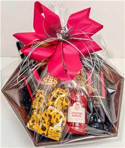 Set Italien Genuss:
2 Fl. 50cl Amarone Raro,
350g Tomatensauce Mamma Mia,
500g Fusilli,
200g Tartufi dolci Salted Caramel Cookie,
verpackt in Geschenkkorb mit Cellophan